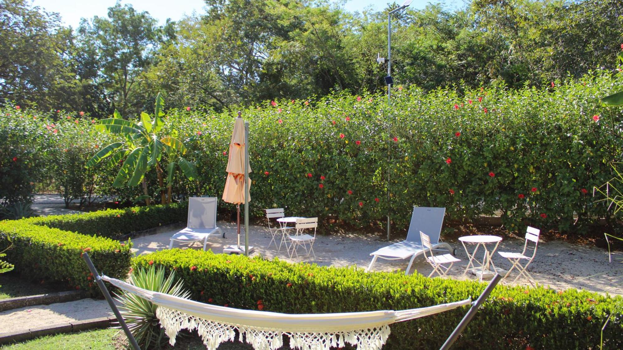 Tee-K Lodge Tamarindo Buitenkant foto